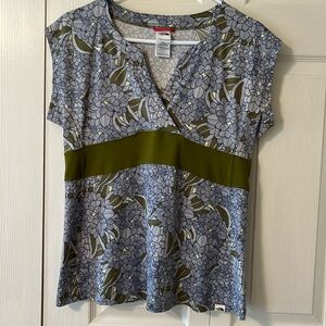 North Face sleeveless summer top